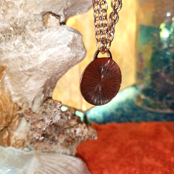 GUESS Necklace - Picture 5 of 6